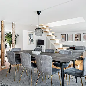 Sanders Regent - Treasured Three-bedroom Near Square , Copenhagen Denmark